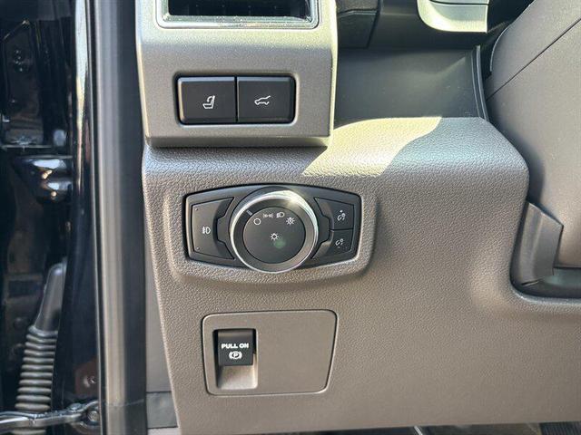Photo of 2020 Agate Black Ford Expedition