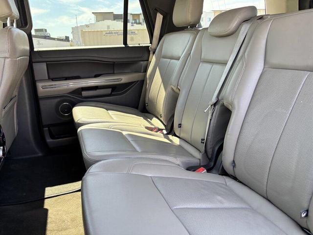 Photo of 2020 Agate Black Ford Expedition