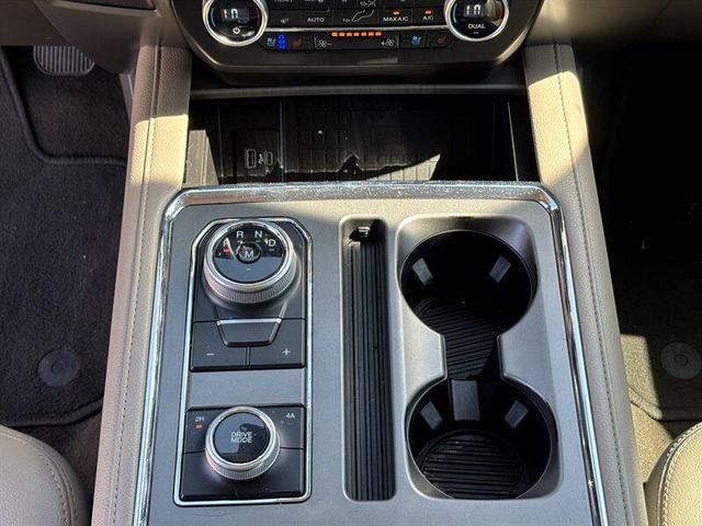 Photo of 2020 Agate Black Ford Expedition