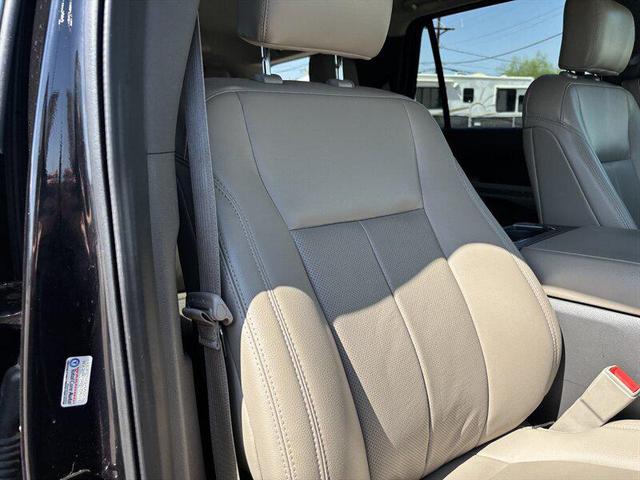 Photo of 2020 Agate Black Ford Expedition