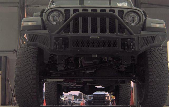 Photo of 2020 Sting-Gray Clearcoat Jeep Gladiator