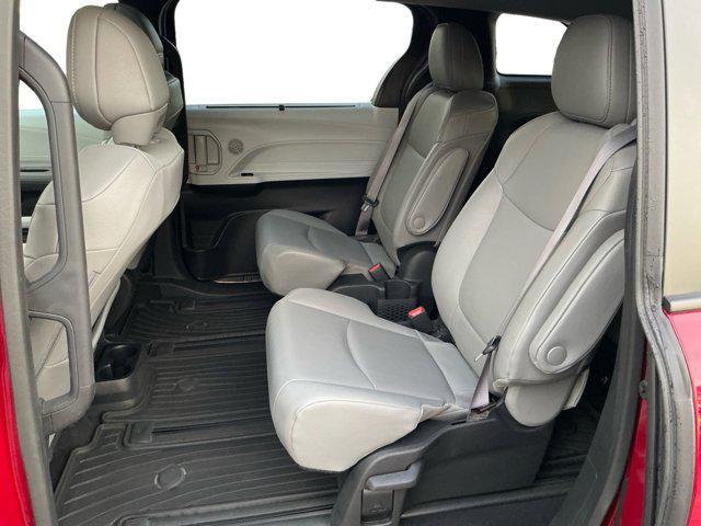 Photo of 2025 Ruby Flare Pearl Toyota Sienna