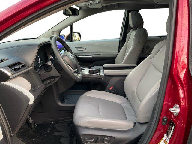 Photo of 2025 Ruby Flare Pearl Toyota Sienna