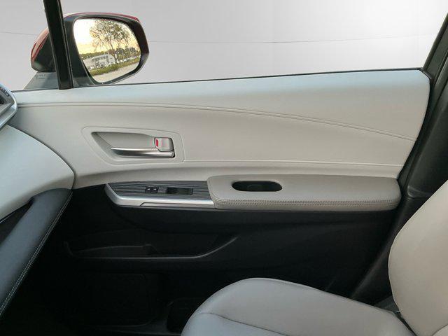 Photo of 2025 Ruby Flare Pearl Toyota Sienna