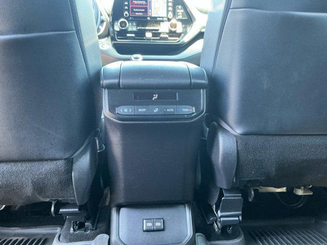 Photo of 2022 Wind Chill Pearl Toyota Highlander