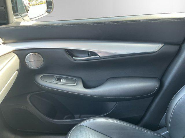 Photo of 2019 Lunar White INFINITI QX50