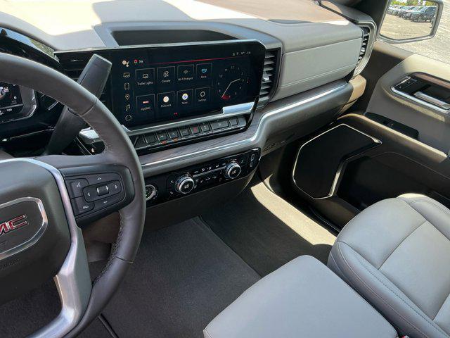 Photo of 2024 Summit White GMC Sierra 1500