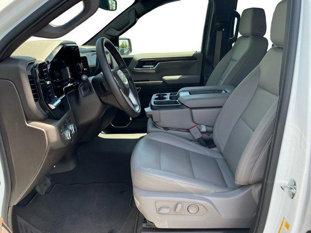 Photo of 2024 Summit White GMC Sierra 1500