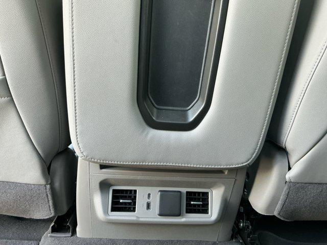 Photo of 2024 Summit White GMC Sierra 1500