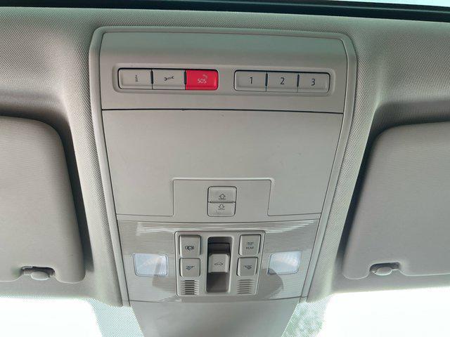 Photo of 2019 Reflex Silver Metallic Volkswagen Atlas