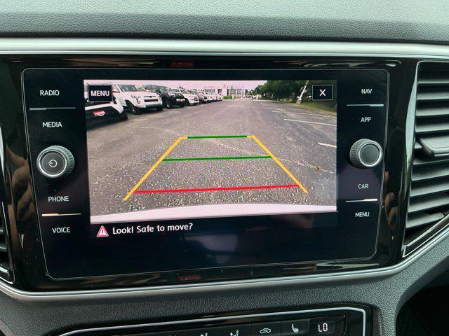 Photo of 2019 Reflex Silver Metallic Volkswagen Atlas