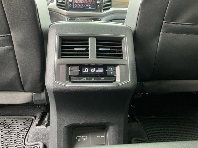 Photo of 2019 Reflex Silver Metallic Volkswagen Atlas