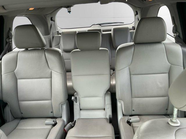 Photo of 2016 Black Honda Odyssey