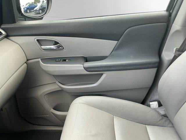 Photo of 2016 Black Honda Odyssey
