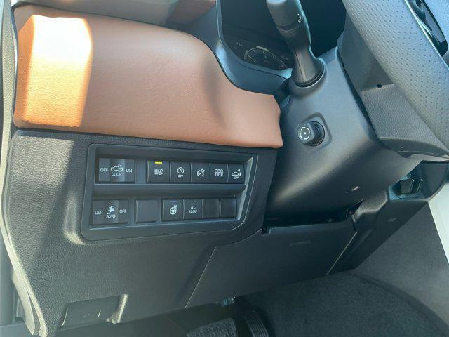 Photo of 2025 Wind Chill Pearl Toyota Tundra