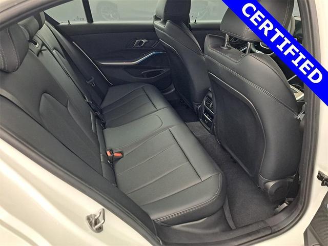 Photo of 2025 Alpine White BMW 330