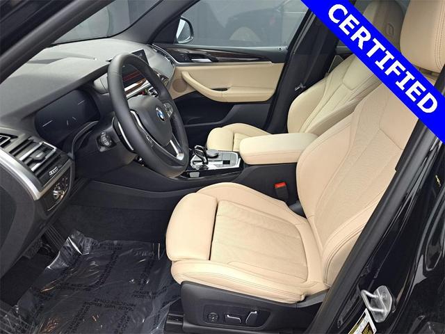 Photo of 2024 Jet Black BMW X3