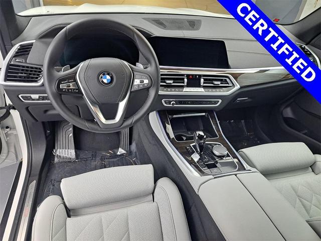Photo of 2023 Alpine White BMW X5