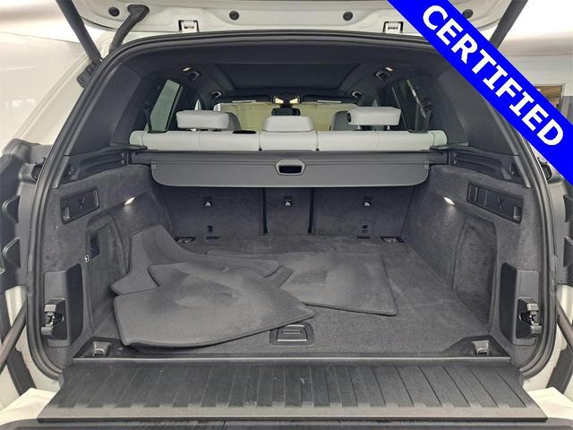 Photo of 2023 Alpine White BMW X5