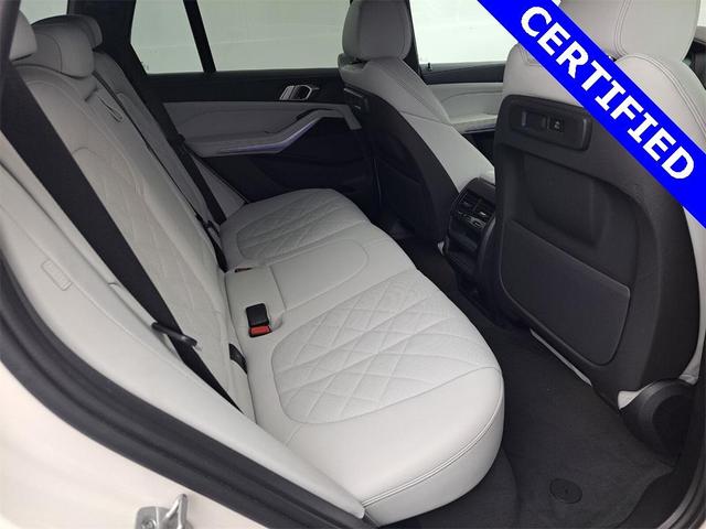 Photo of 2023 Alpine White BMW X5
