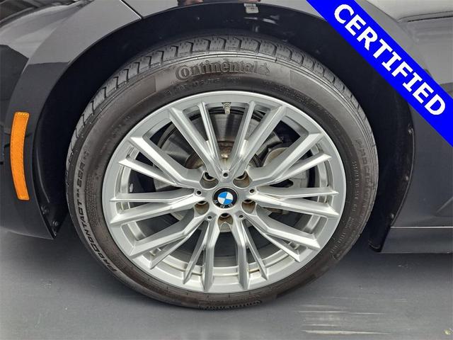Photo of 2023 Jet Black BMW 330