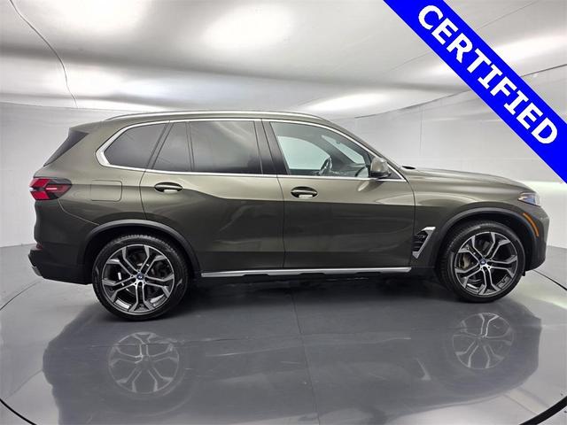 Photo of 2024 Manhattan Green Metallic BMW X5 PHEV