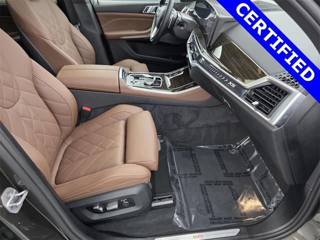 Photo of 2024 Manhattan Green Metallic BMW X5 PHEV