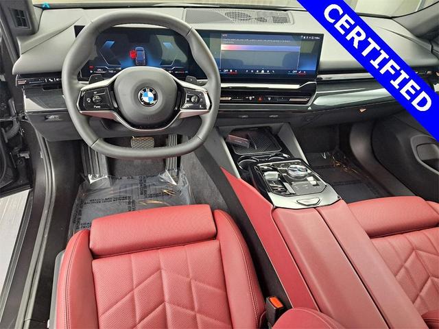 Photo of 2024 Dark Graphite Metallic BMW 530