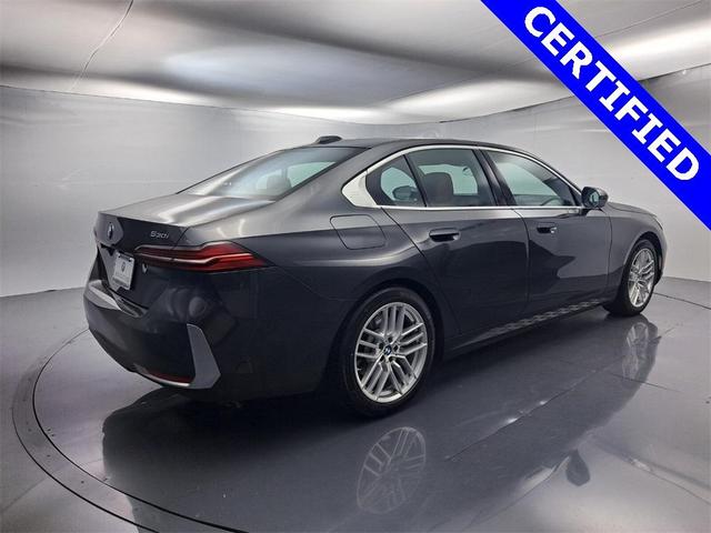 Photo of 2024 Dark Graphite Metallic BMW 530