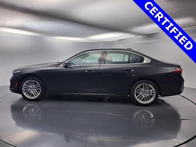Photo of 2024 Dark Graphite Metallic BMW 530