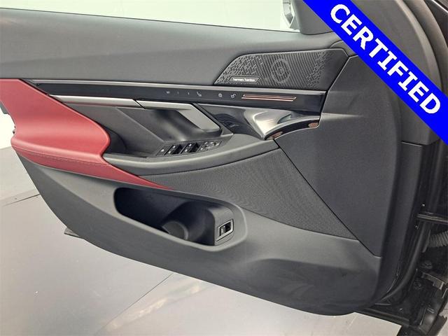 Photo of 2024 Dark Graphite Metallic BMW 530