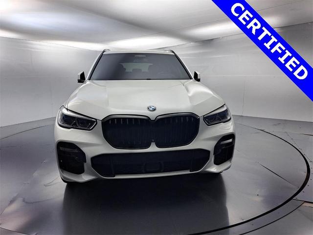 Photo of 2022 Mineral White Metallic BMW X5