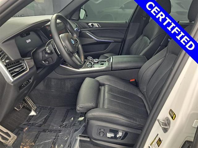 Photo of 2022 Mineral White Metallic BMW X5