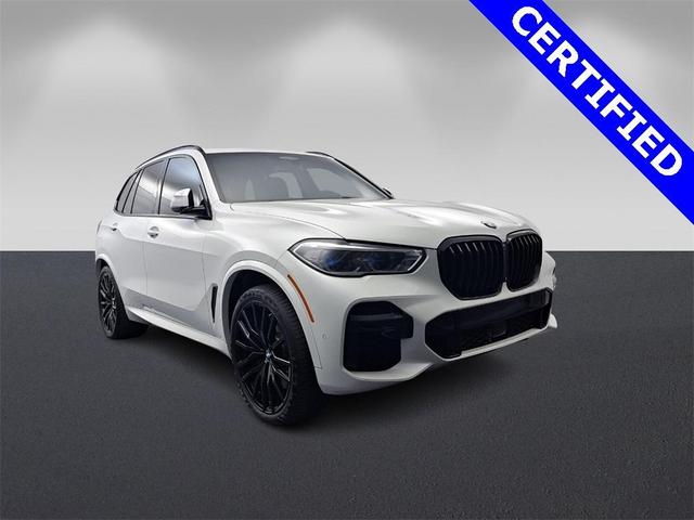 Photo of 2022 Mineral White Metallic BMW X5
