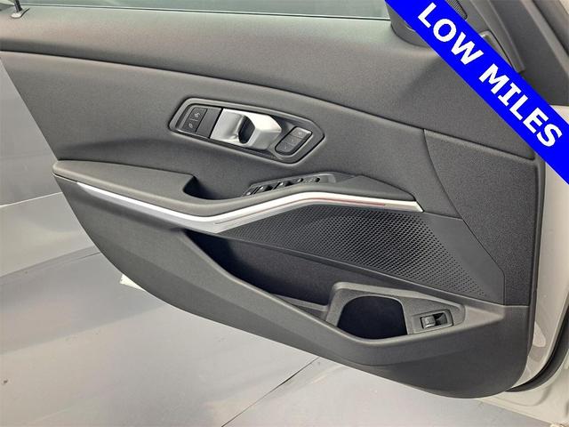 Photo of 2024 Mineral White Metallic BMW 330
