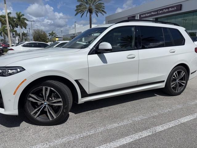2022 BMW X7