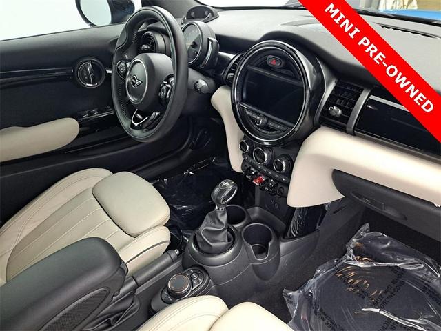 Photo of 2019 Electric Blue Metallic MINI Convertible