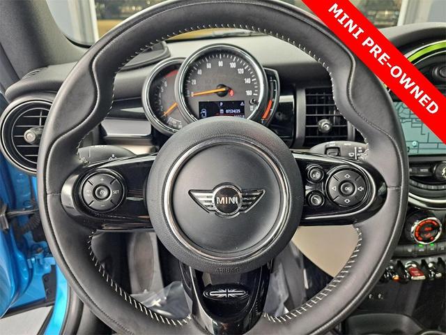 Photo of 2019 Electric Blue Metallic MINI Convertible