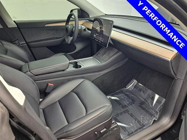 Photo of 2022 Black Tesla Model Y