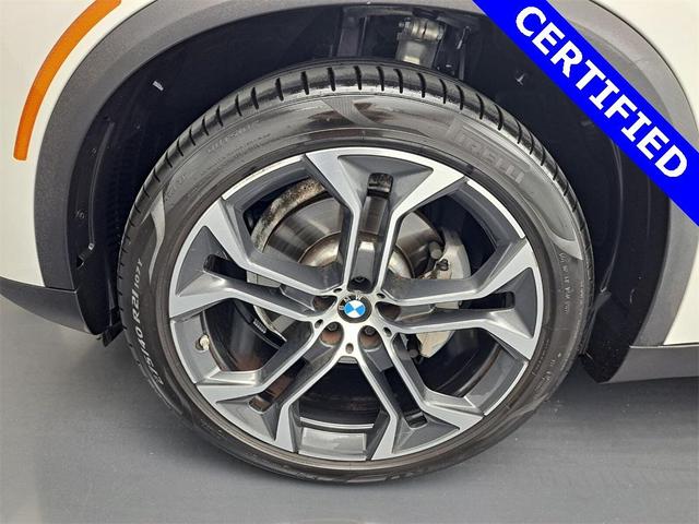 Photo of 2023 Mineral White Metallic BMW X5