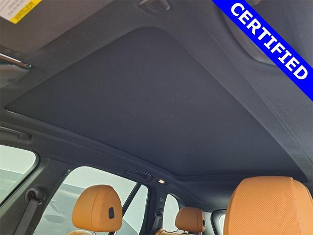 Photo of 2023 Mineral White Metallic BMW X5