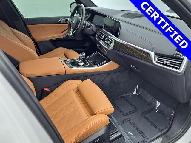 Photo of 2023 Mineral White Metallic BMW X5