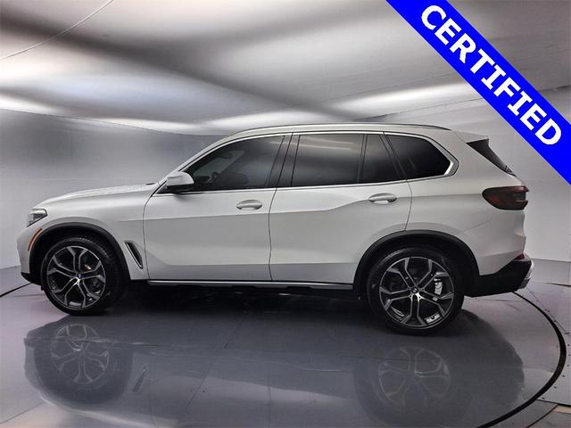 Photo of 2023 Mineral White Metallic BMW X5