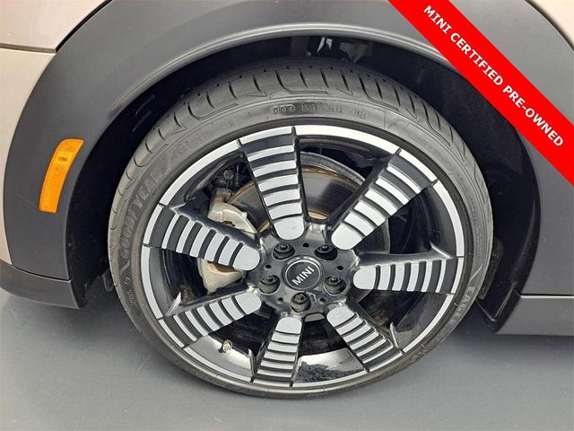 Photo of 2023 Rooftop Gray Metallic MINI Hardtop