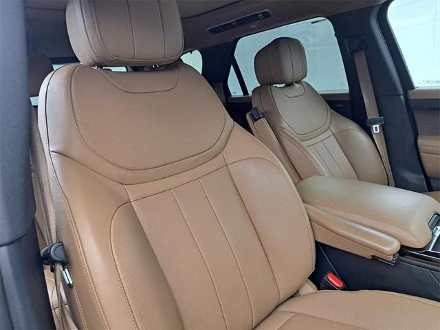 Photo of 2024 Fuji White Land Rover Range Rover Sport