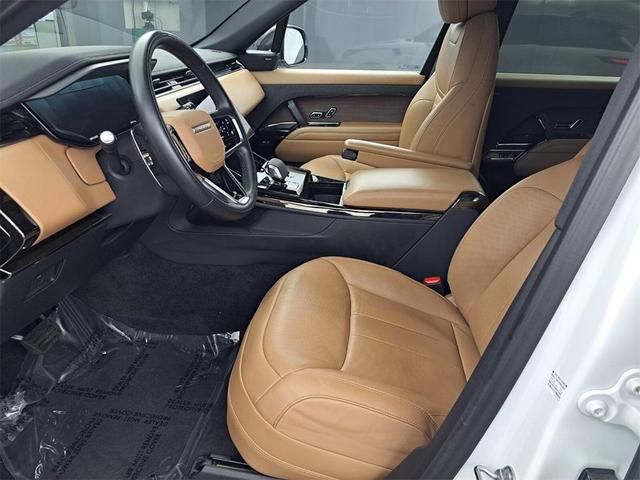 Photo of 2024 Fuji White Land Rover Range Rover Sport