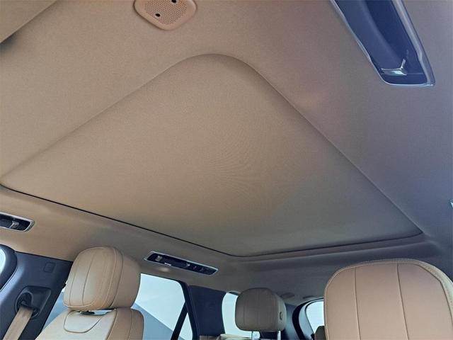 Photo of 2024 Fuji White Land Rover Range Rover Sport