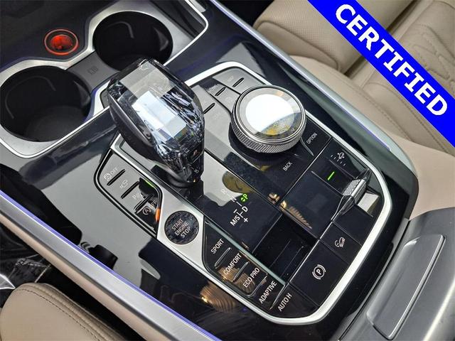 Photo of 2022 Mineral White Metallic BMW X7