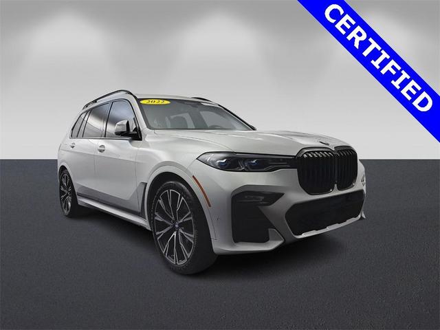 Photo of 2022 Mineral White Metallic BMW X7