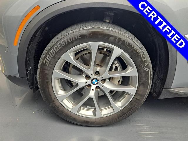 Photo of 2024 Skyscraper Gray Metallic BMW X5